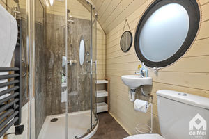 Photo 17- click for photo gallery